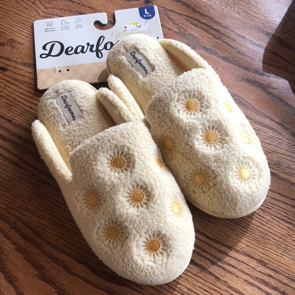 NWT Dearfoams Yellow Slippers with Sun Design large 9-10 new womens memory foam